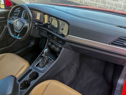 Used 2019 Volkswagen Jetta SE w/ Cold Weather Package FWD image 26