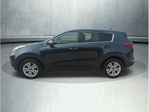 Used 2019 Kia Sportage LX image 2
