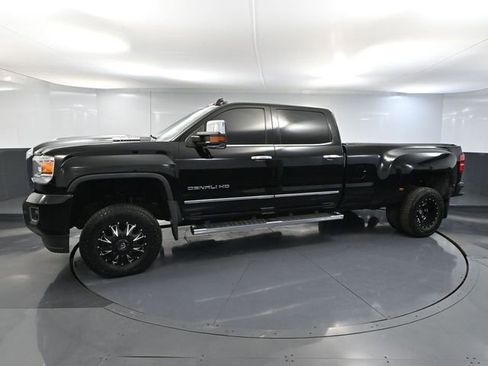 Used 2018 GMC Sierra 3500 Denali image 11