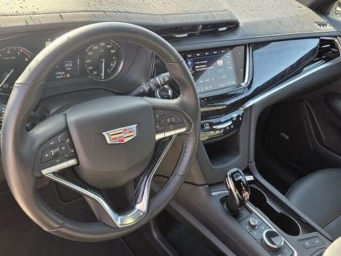 Certified 2025 Cadillac XT6 Premium Luxury image 15