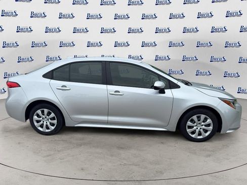 Used 2020 Toyota Corolla LE FWD image 8
