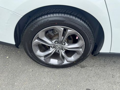Used 2024 Honda Accord EX image 11