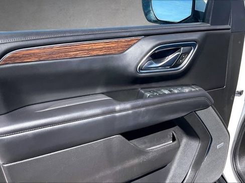 Used 2021 Chevrolet Suburban High Country AWD/4WD image 17