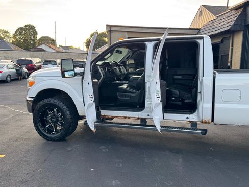 Used 2013 Ford F350 Lariat w/ Chrome Pkg image 6