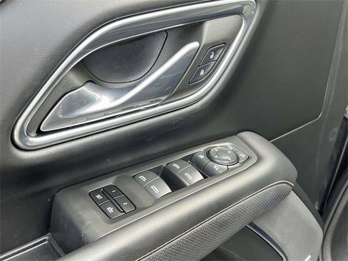 Used 2023 GMC Yukon XL AT4 image 18