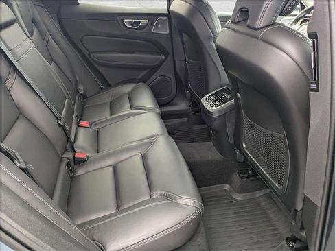 Used 2022 Volvo XC60 B5 Inscription w/ Advanced Package image 20