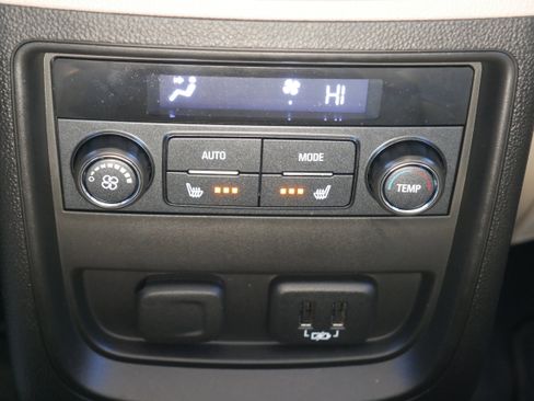 Used 2019 Buick Envision Premium w/ Driver Confidence Package image 15