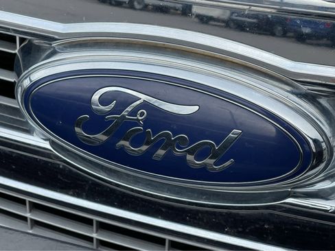 Used 2013 Ford F150 XLT w/ Luxury Equipment Group image 8