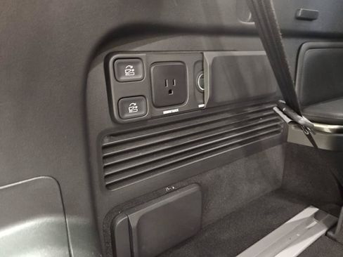 Used 2023 Rivian R1S Adventure AWD/4WD image 22