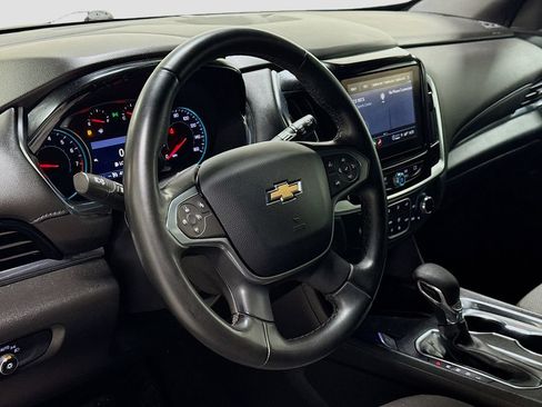 Used 2023 Chevrolet Traverse LT FWD image 12