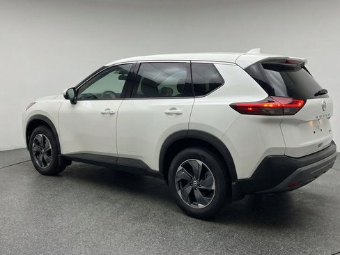 Used 2025 Nissan Rogue SV AWD/4WD image 6