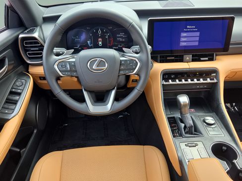Used 2026 Lexus IS 350 F Sport w/ Accessory Package Z1 RWD image 12