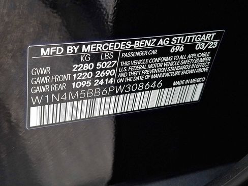Used 2023 Mercedes-Benz GLB 35 AMG 4MATIC image 26