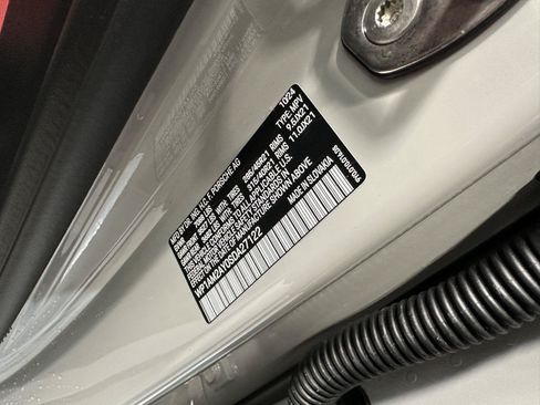 Certified 2025 Porsche Cayenne Turbo AWD/4WD image 19