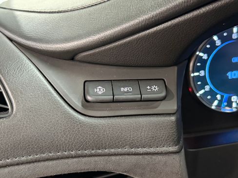 Used 2016 Cadillac Escalade Luxury RWD image 26