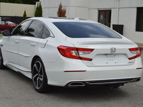 Used 2018 Honda Accord Sport image 4