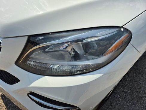 Used 2019 Mercedes-Benz GLE 400 4MATIC image 36