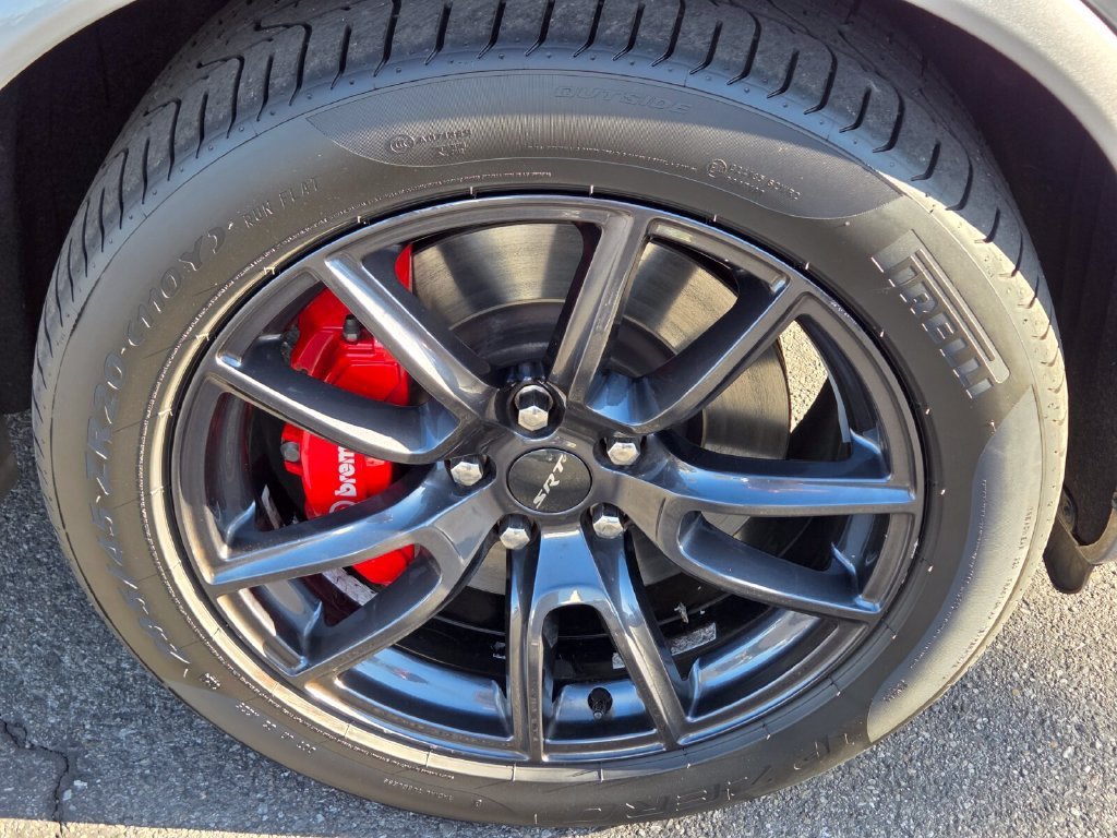 Used 2018 Dodge Durango SRT w/ Technology Group AWD/4WD image 9