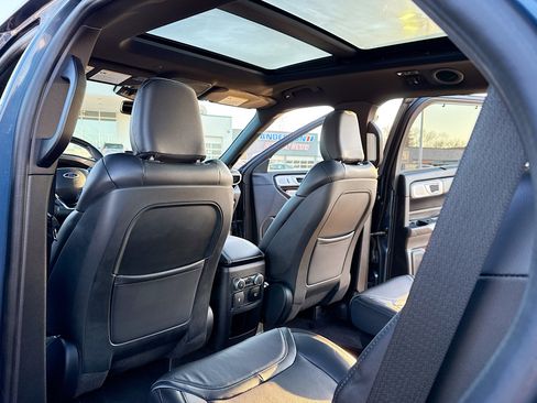 Used 2020 Ford Explorer ST w/ Premium Technology Package image 6