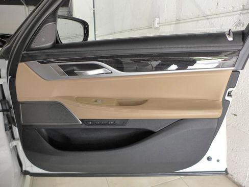Used 2019 BMW M760i xDrive AWD/4WD image 77