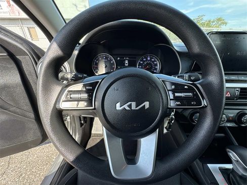 Used 2024 Kia Forte LXS w/ LXS Technology Package image 41