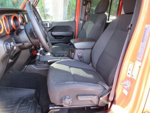 Used 2018 Jeep Wrangler Unlimited Sport S AWD/4WD image 19