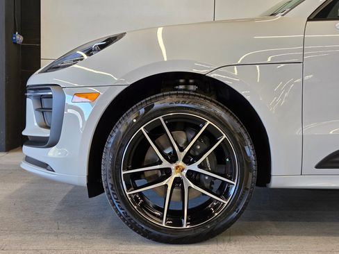 New 2026 Porsche Macan AWD/4WD image 9