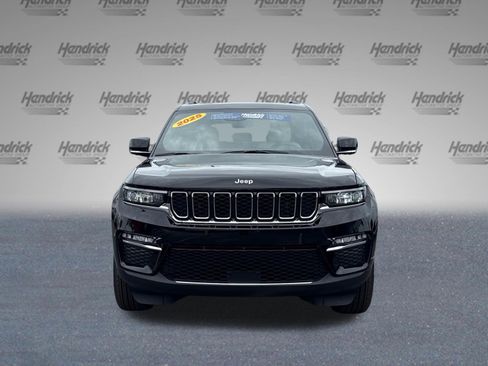 Used 2025 Jeep Grand Cherokee Limited AWD/4WD image 3