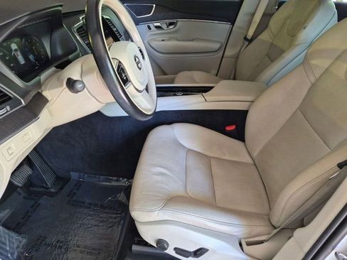 Used 2020 Volvo XC90 T6 Momentum AWD/4WD image 9