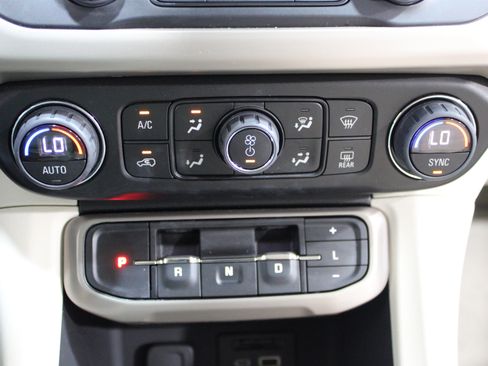 Used 2023 GMC Acadia Denali AWD/4WD image 18