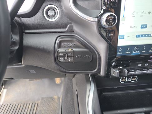Used 2022 RAM 2500 Laramie w/ Night Edition AWD/4WD image 28