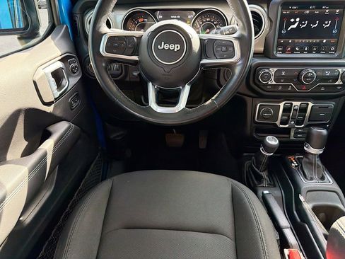 Used 2022 Jeep Wrangler Unlimited Sahara AWD/4WD image 16