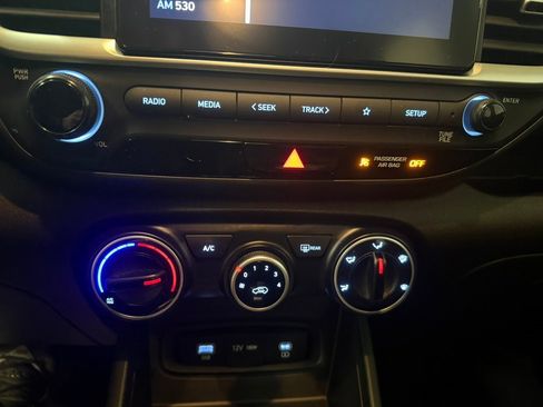 Certified 2023 Hyundai Venue SE image 35