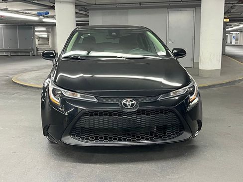 Used 2022 Toyota Corolla LE image 25