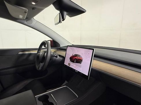 Used 2023 Tesla Model Y Long Range AWD/4WD image 28