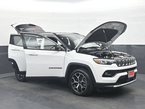 Used 2025 Jeep Compass Limited AWD/4WD image 35
