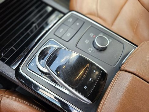 Used 2018 Mercedes-Benz GLS 550 4MATIC image 23