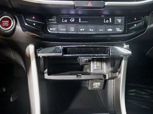 Used 2016 Honda Accord Touring image 23