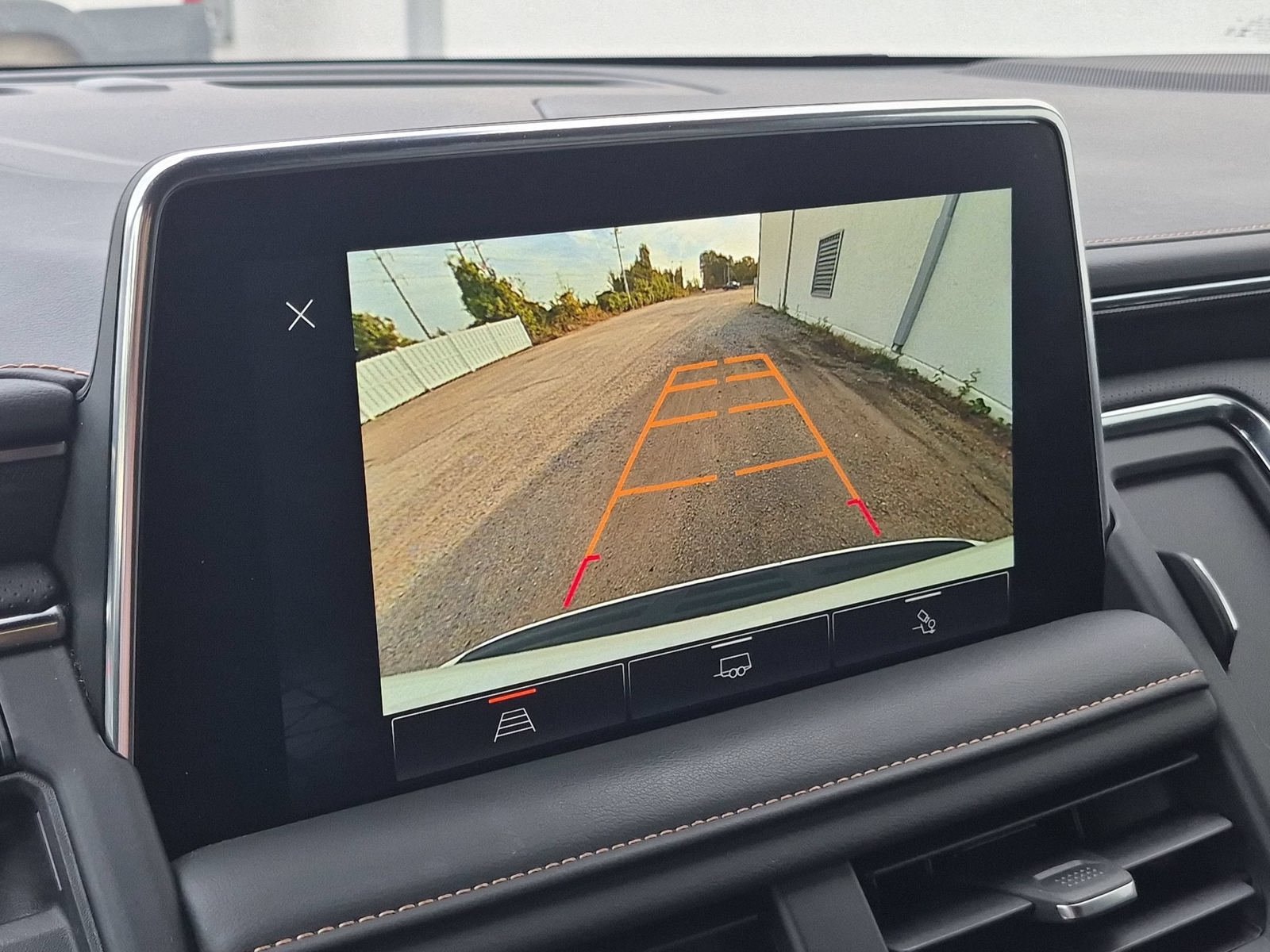 Used 2023 GMC Yukon AT4 w/ LPO, Floor Liner Package AWD/4WD image 19