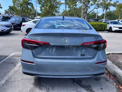 Used 2023 Honda Civic EX image 4