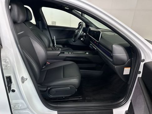 Used 2024 Hyundai Ioniq 6 SEL image 28