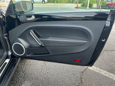 Used 2019 Volkswagen Beetle 2.0T SE image 23