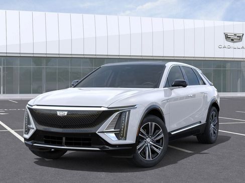 Certified 2026 Cadillac Lyriq Premium Luxury w/ LPO, Floor Liner Package AWD/4WD image 41
