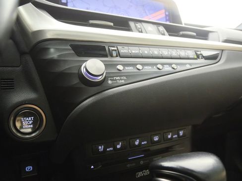 Used 2021 Lexus ES 350 Luxury image 25