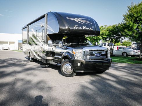 Used 2014 Ford F550 2WD Regular Cab Super Duty image 2