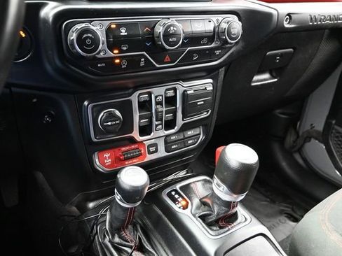 Used 2019 Jeep Wrangler Unlimited Rubicon w/ LED Lighting Group AWD/4WD image 43