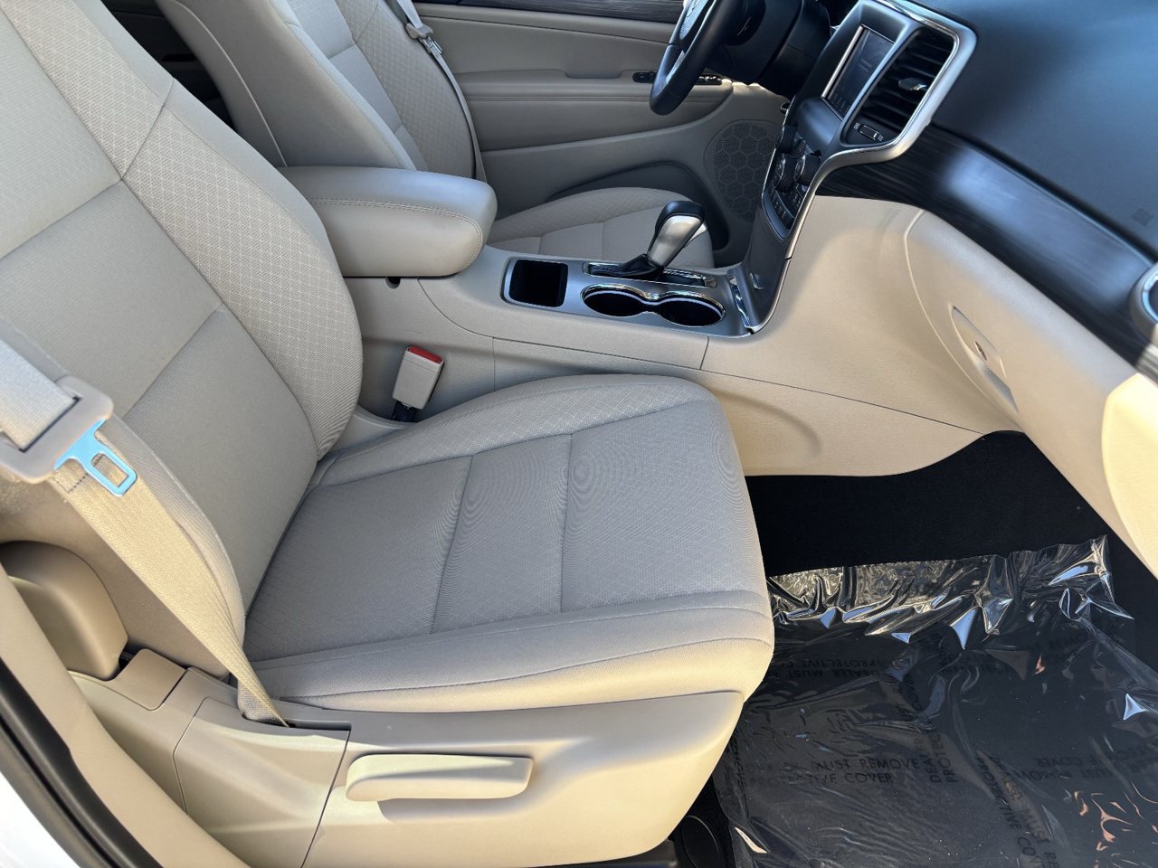Used 2021 Jeep Grand Cherokee Laredo AWD/4WD image 9
