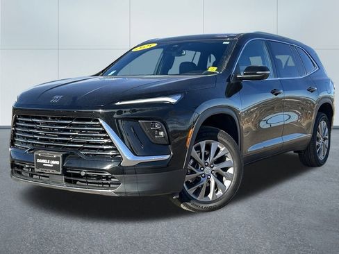 Used 2025 Buick Enclave Preferred image 1