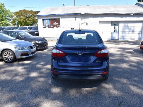 Used 2016 Ford Fiesta SE w/ Equipment Group 201A FWD image 4