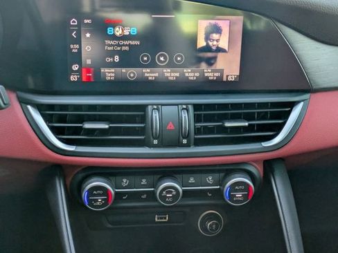 Used 2021 Alfa Romeo Giulia Ti w/ Nero Edizione image 20